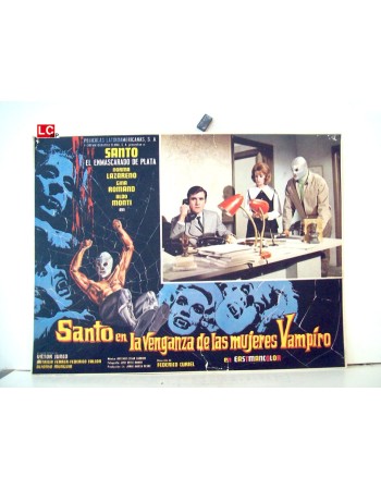 SANTO EN LA VENGANZA DE LAS MUJERES VAMPIRO