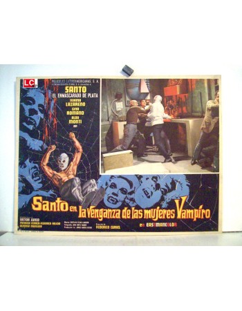 SANTO EN LA VENGANZA DE LAS MUJERES VAMPIRO