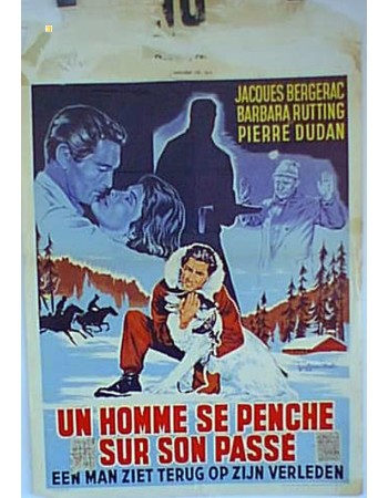 UN HOMME SE PENCHE SUR SON PASSE