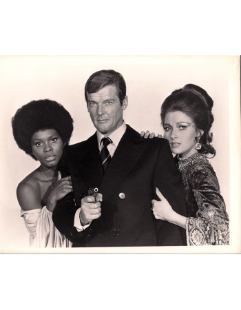 ROGER MOORE