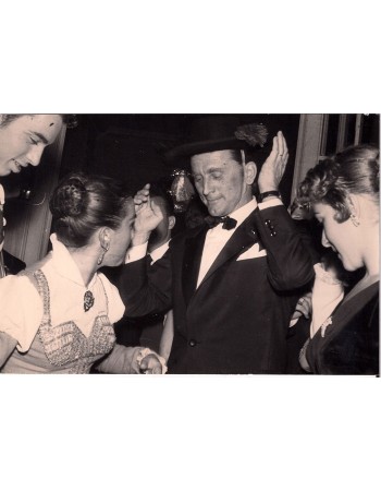 KIRK DOUGLAS