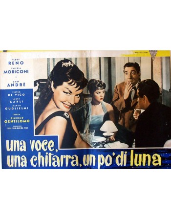 UNA VOCE UNA CHITARRA UN PO'DI LUNA