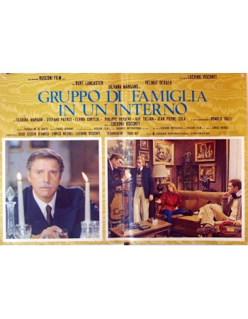 GRUPPO DI FAMIGLIA IN UN INTERNO