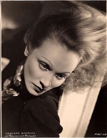 MARLENE DIETRICH bords coupes