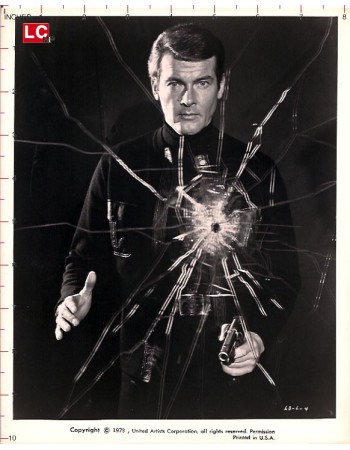 ROGER MOORE