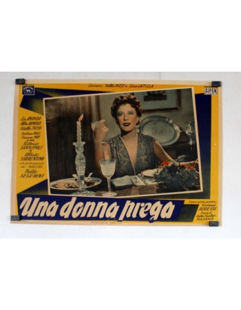 UNA DONNA PREGA