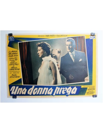 UNA DONNA PREGA