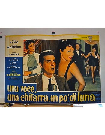 UNA VOCE UNA CHITARRA UN PO'DI LUNA
