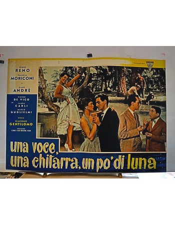 UNA VOCE UNA CHITARRA UN PO'DI LUNA