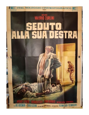 SEDUTO ALLA SUA DESTRA