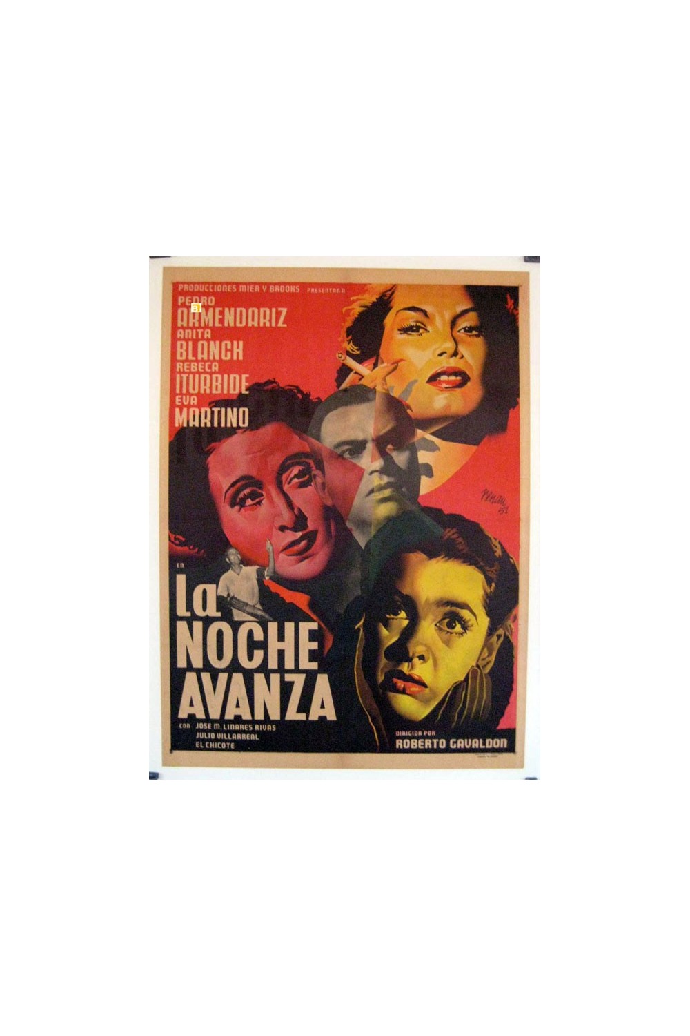 LA NOCHE AVANZA
